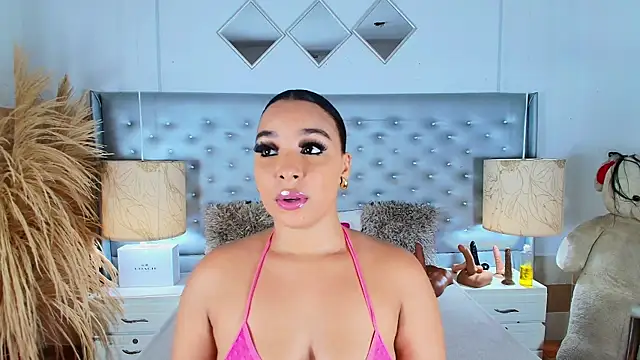 Snapshot of EileenBenzon chatting on March 17, 3:57 am EileenBenzon online show from March 17, 3:57 am