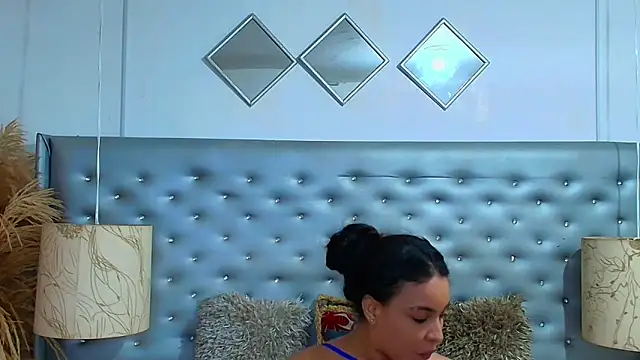 Snapshot of EileenBenzon chatting on October 20, 1:44 pm EileenBenzon online show from October 20, 1:44 pm