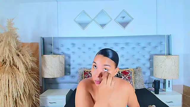 Snapshot of EileenBenzon chatting on November 8, 4:07 pm EileenBenzon online show from November 8, 4:07 pm