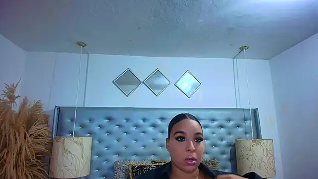 Snapshot of EileenBenzon chatting on November 12, 5:08 am EileenBenzon online show from November 12, 5:08 am