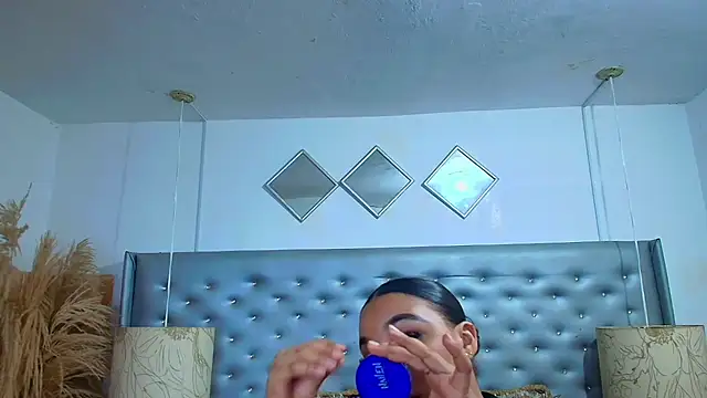 Snapshot of EileenBenzon chatting on November 15, 6:15 pm EileenBenzon online show from November 15, 6:15 pm