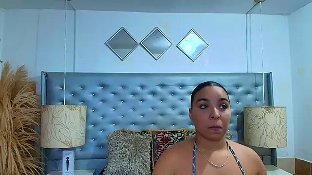 Snapshot of EileenBenzon chatting on November 22, 6:40 pm EileenBenzon online show from November 22, 6:40 pm