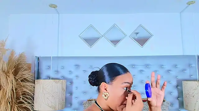 Snapshot of EileenBenzon chatting on November 24, 4:40 pm EileenBenzon online show from November 24, 4:40 pm