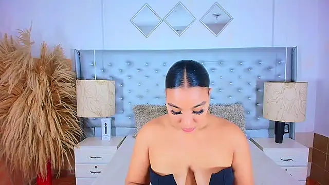 Snapshot of EileenBenzon chatting on November 27, 3:58 pm EileenBenzon online show from November 27, 3:58 pm