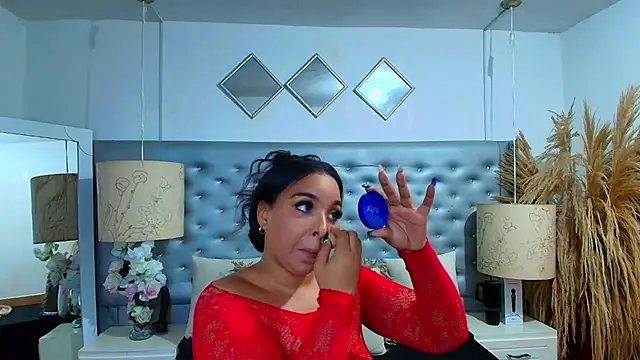 Snapshot of EileenBenzon chatting on February 11, 2:49 am EileenBenzon online show from February 11, 2:49 am