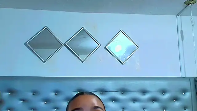 EileenBenzon online show from March 10, 4:50 am