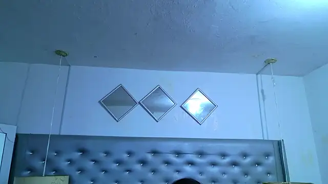 EileenBenzon online show from April 15, 5:58 am