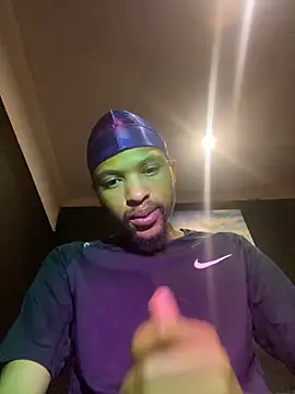 Snapshot of BlueIceCube chatting on October 5, 1:37 am BlueIceCube online show from October 5, 1:37 am