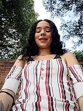 sweet outdoor charm online show from March 20, 7:52 pm