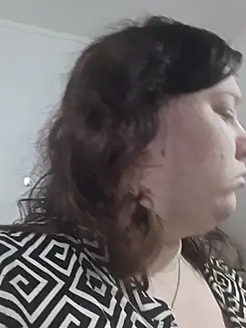 CurvyMilf1992 online show from October 17, 6:27 am