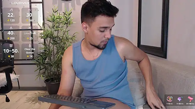 Snapshot of Edward_max chatting on February 1, 9:21 am Edward max online show from February 1, 9:21 am