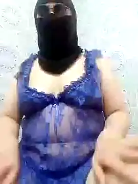 Snapshot of fleura-50 chatting on February 5, 12:53 am fleura-50 online show from February 5, 12:53 am