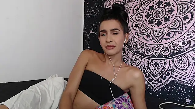 Snapshot of liissa_0 chatting on April 14, 5:19 pm liissa 0 online show from April 14, 5:19 pm