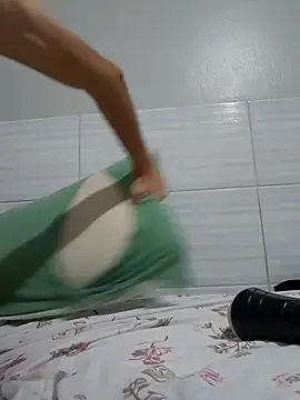 Snapshot of novdotado chatting on January 25, 4:23 am novdotado online show from January 25, 4:23 am