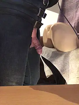 Snapshot of Inseminator69 chatting on February 22, 10:29 am Inseminator69 online show from February 22, 10:29 am