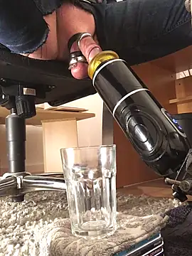 Snapshot of Inseminator69 chatting on October 8, 5:27 am Inseminator69 online show from October 8, 5:27 am