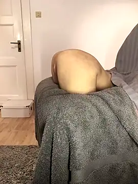 Snapshot of Inseminator69 chatting on December 2, 10:42 am Inseminator69 online show from December 2, 10:42 am