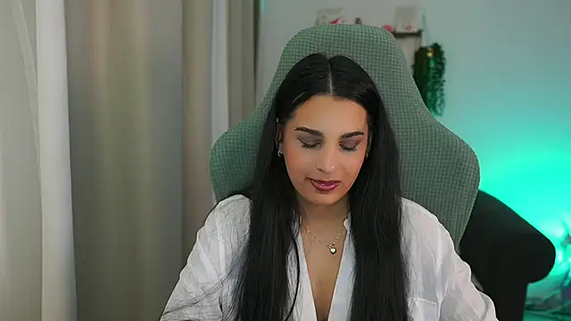 Snapshot of mila__denver chatting on March 9, 2:10 pm mila denver online show from March 9, 2:10 pm