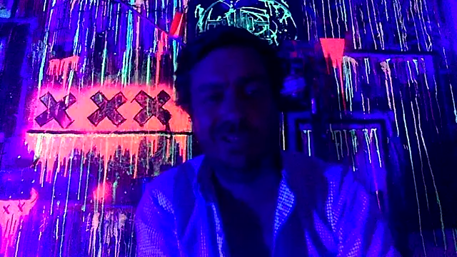 Snapshot of 3615_ULLA chatting on May 7, 7:19 pm 3615 ULLA online show from May 7, 7:19 pm