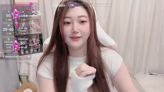 Snapshot of Stars_Elyn chatting on March 13, 12:35 pm Stars Elyn online show from March 13, 12:35 pm