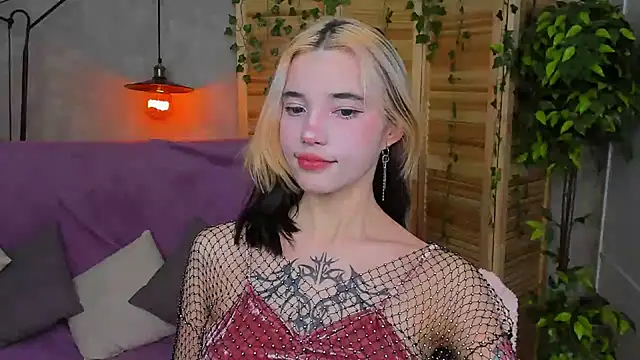 Snapshot of as1an_girlfriend chatting on January 18, 6:56 am as1an girlfriend online show from January 18, 6:56 am