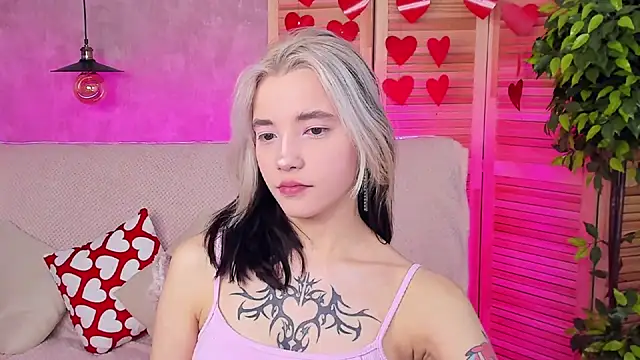 Snapshot of as1an_girlfriend chatting on February 19, 4:01 am as1an girlfriend online show from February 19, 4:01 am