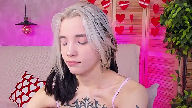 Snapshot of as1an_girlfriend chatting on February 19, 1:17 pm as1an girlfriend online show from February 19, 1:17 pm