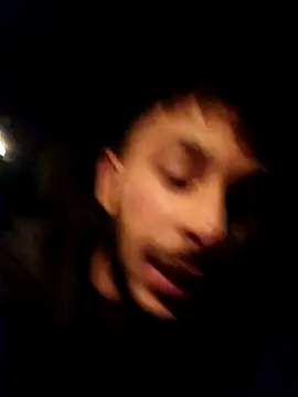 Snapshot of Iulianmarius12 chatting on February 12, 10:38 pm Iulianmarius12 online show from February 12, 10:38 pm