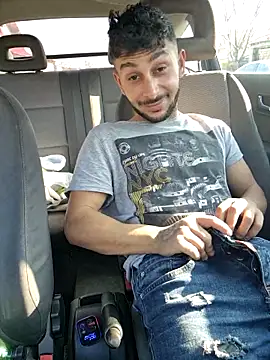 Snapshot of Iulianmarius12 chatting on March 3, 12:55 pm Iulianmarius12 online show from March 3, 12:55 pm