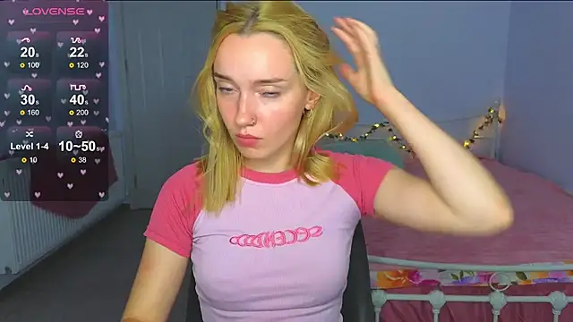 Wild Sophie  online show from September 21, 6:42 pm