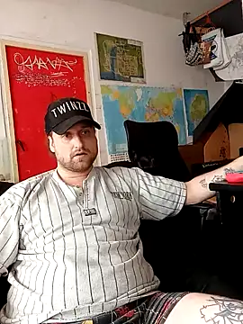 Snapshot of Ozomitro chatting on March 8, 1:47 pm Ozomitro online show from March 8, 1:47 pm