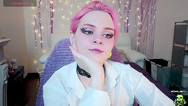 Snapshot of One_Moment_ chatting on December 2, 12:30 am One Moment online show from December 2, 12:30 am