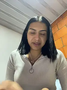 Hilary pinkk online show from April 17, 4:59 am