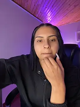 Snapshot of Hilary_pinkk chatting on July 31, 1:49 am Hilary pinkk online show from July 31, 1:49 am