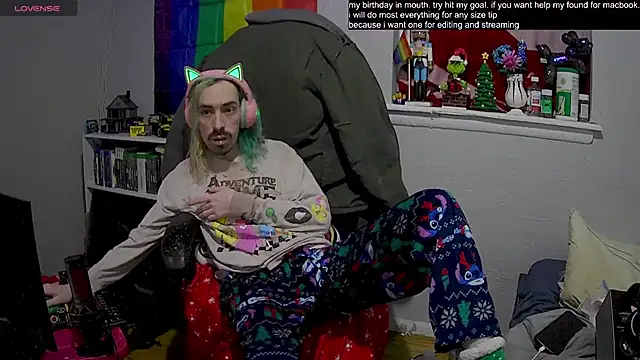 Snapshot of tallnerdyguy chatting on January 30, 2:27 am tallnerdyguy online show from January 30, 2:27 am