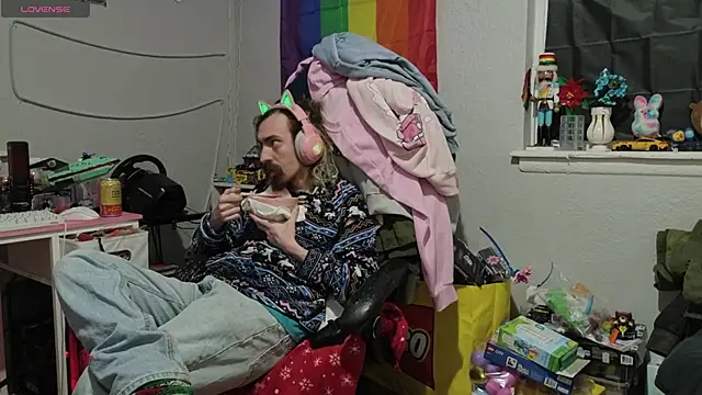 tallnerdyguy online show from March 28, 12:43 am