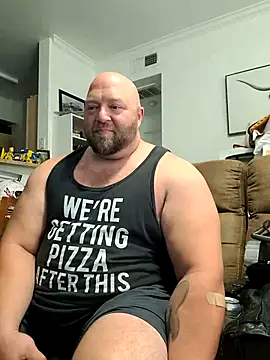 Snapshot of Strong_Bear89 chatting on December 4, 6:06 pm Strong Bear89 online show from December 4, 6:06 pm