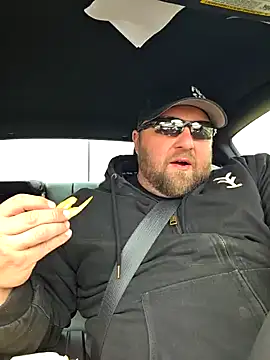 Snapshot of Strong_Bear89 chatting on February 19, 7:16 pm Strong Bear89 online show from February 19, 7:16 pm