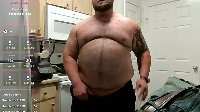 Snapshot of Strong_Bear89 chatting on March 7, 9:18 am Strong Bear89 online show from March 7, 9:18 am