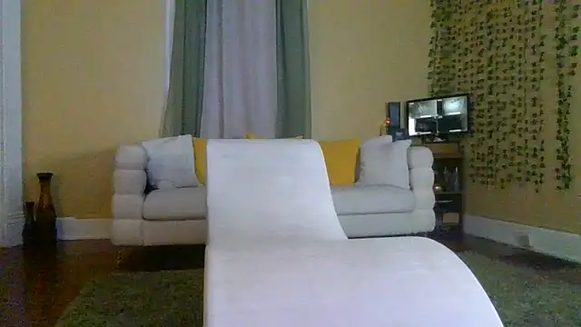 Snapshot of SexGoddessfinest chatting on September 25, 4:49 am SexGoddessfinest online show from September 25, 4:49 am