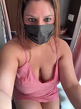 Snapshot of Reena_Darlinggg chatting on January 30, 6:46 am Reena Darlinggg online show from January 30, 6:46 am