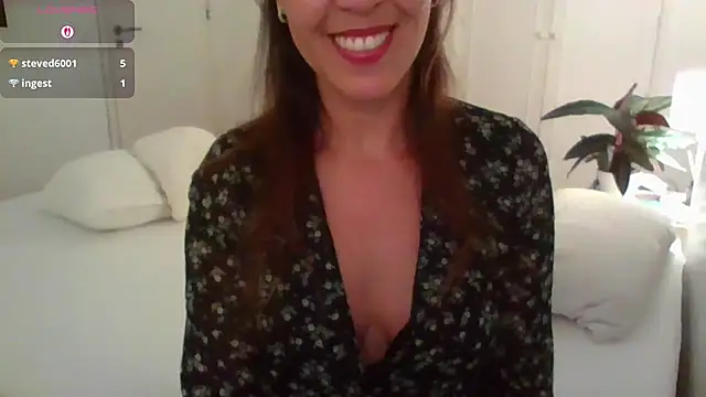 yournextdoorhottie online show from May 10, 12:38 am