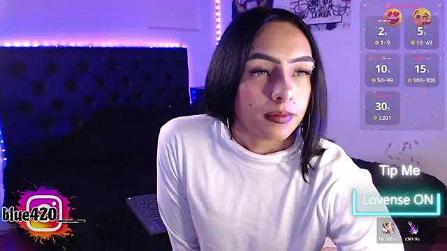 Skyler  blue4 online show from November 11, 10:43 pm