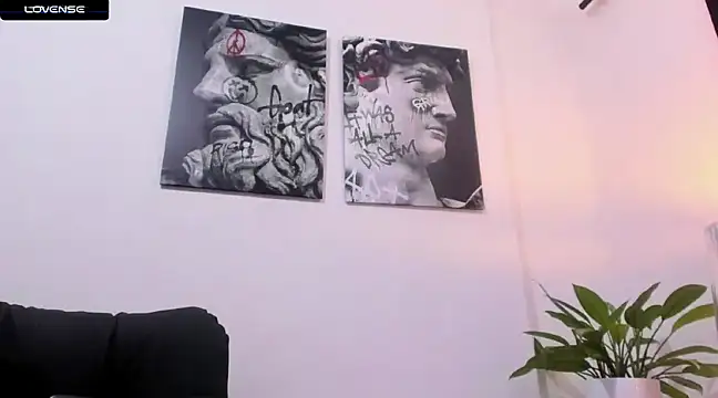 CruzVega online show from December 11, 2:30 am