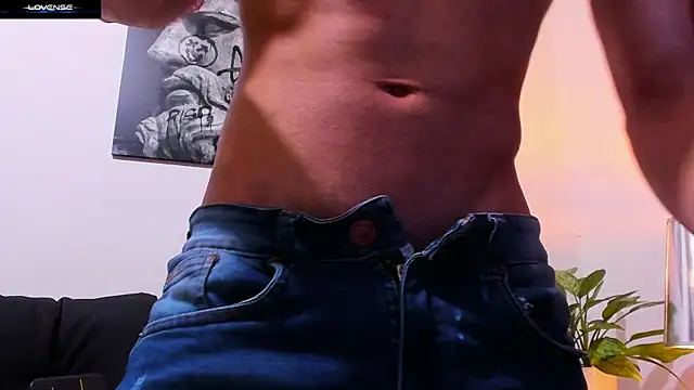 CruzVega online show from October 31, 8:32 pm