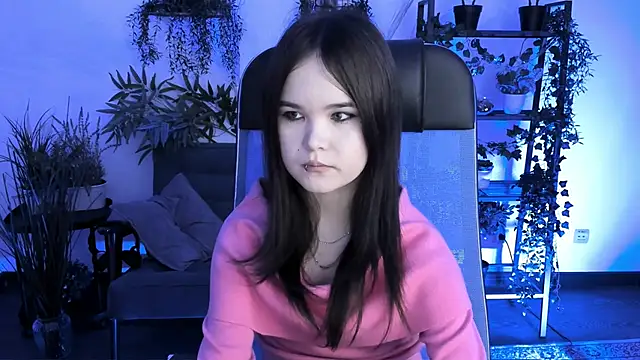 Elainebeness online show from November 24, 8:30 pm