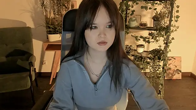 Elainebeness online show from March 12, 8:04 pm