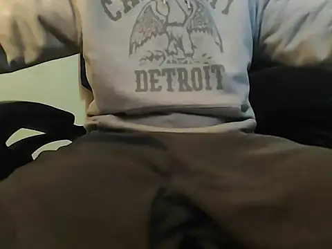 Snapshot of jayb0y61 chatting on January 31, 5:51 am jayb0y61 online show from January 31, 5:51 am