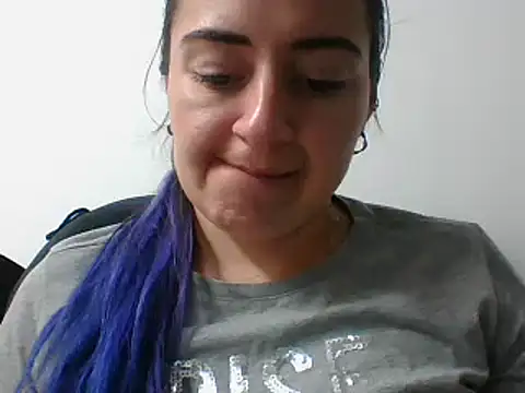  karlie kloss  online show from February 13, 12:35 am