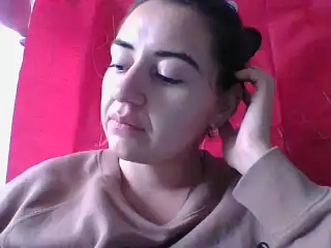  karlie kloss  online show from March 4, 7:01 pm